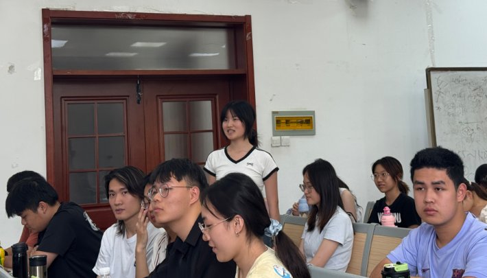 西班牙语系全体师生参加了此次活动