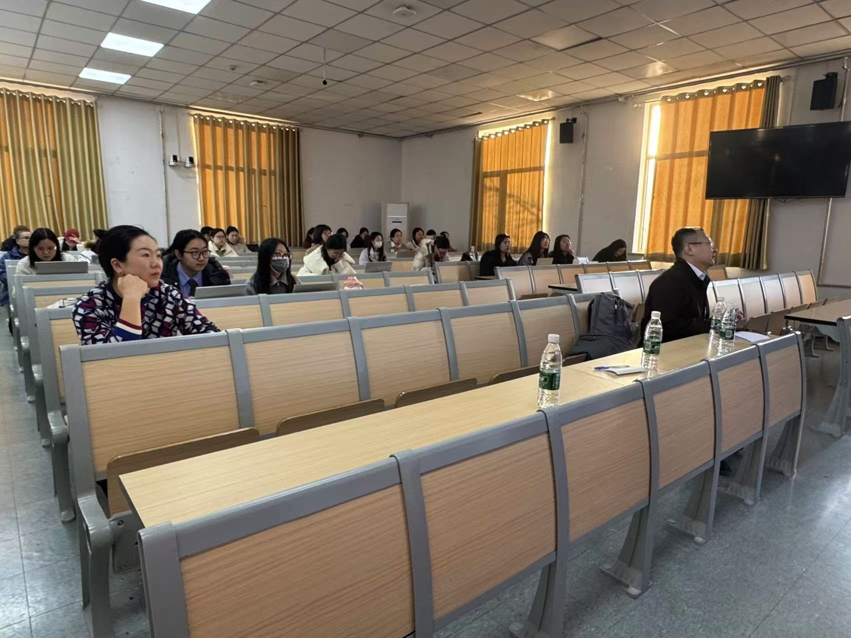 香港岭南大学副教授李波应邀做客360